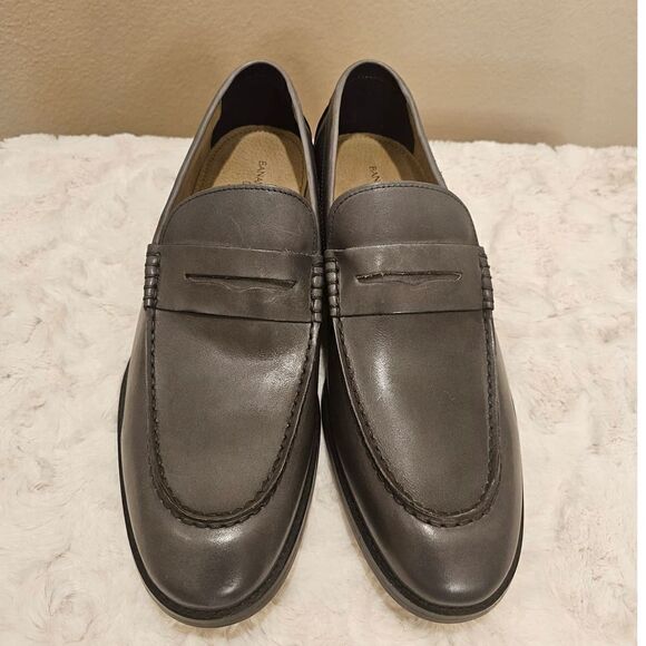 NWOB Banana Republic Italian Leather Gray Loafers Size 11 - Picture 2 of 10